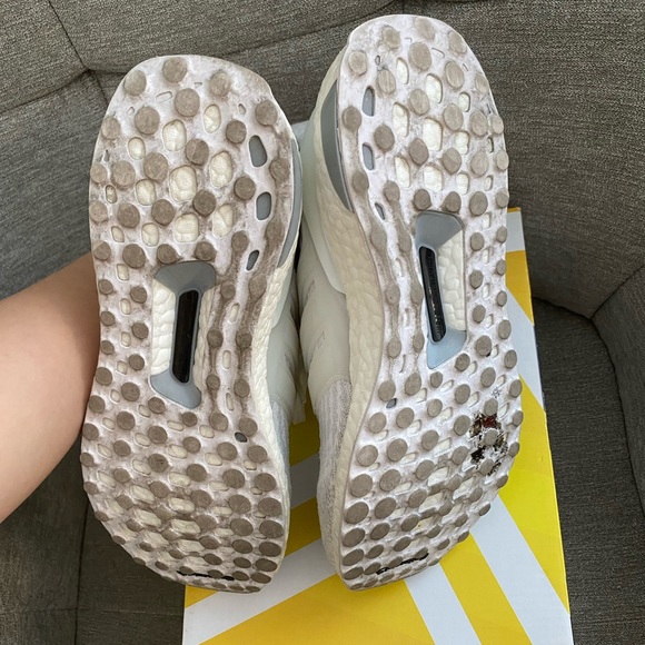 Kids Ultra boost all white 5.5y - Picture 4 of 8